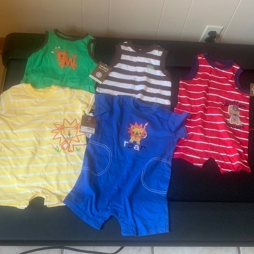𝅺NWT Carters one piece outfits